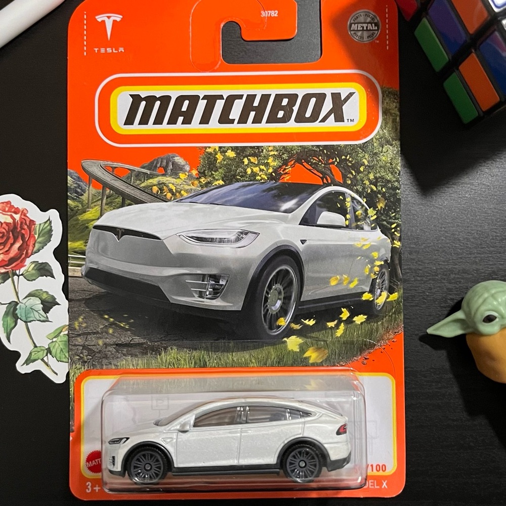 Matchbox Tesla Model X 59/100 1:64 diecast white